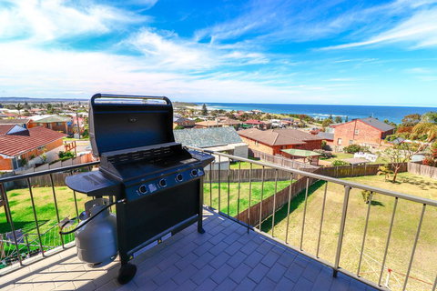 Waves @ Caves - Australian Destinations 1