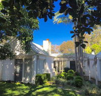 Wisteria Cottage on the Lagoon/Beach - Australian Destinations