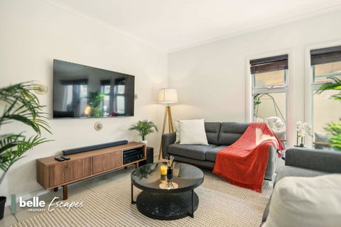 3 BR Townhouse Near Airport-City-Beach - Australian Destinations 1