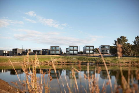 Accommodation @ Curlewis - Australian Destinations 0