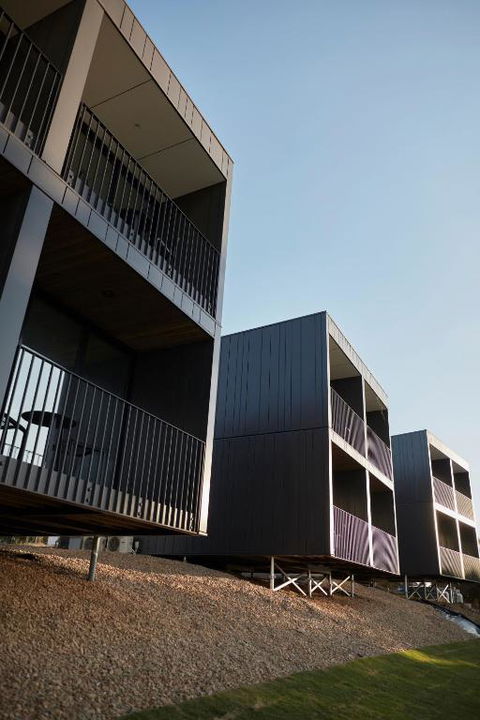 Accommodation @ Curlewis - Australian Destinations 2