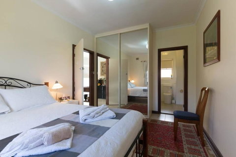 B9 Crawley Apartment 1 BRM & Sleepout Near UWA - Australian Destinations 0