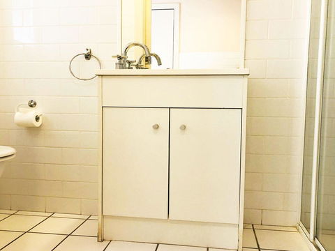 'Bagnall Views' 2/161 Government Rd - Stylish & Modern Duplex Across The Road To The Waters Edge - Australian Destinations 2