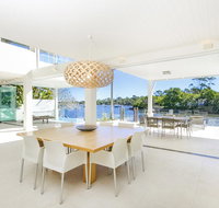 12 Noosa Parade - Australian Destinations