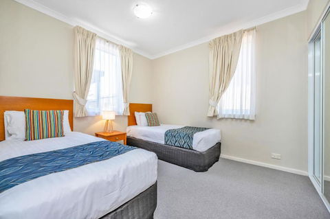 C Mandurah Apartment Resort - Australian Destinations 3