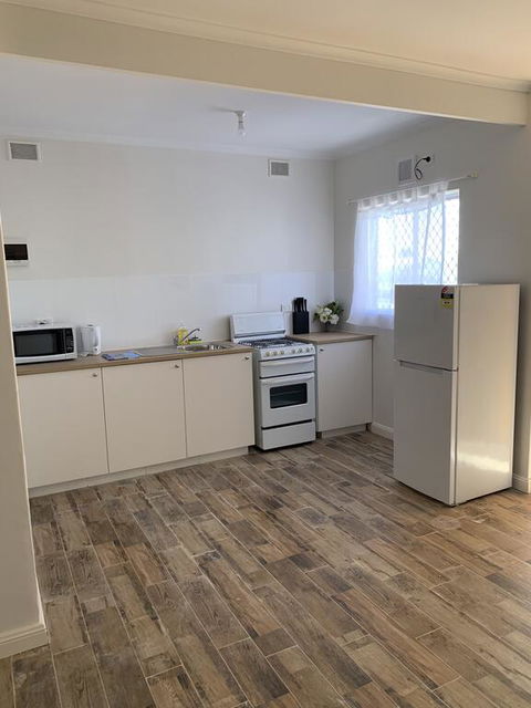 Adelaide Holiday Apartment - Australian Destinations 2