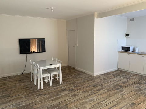 Adelaide Holiday Apartment - Australian Destinations 3