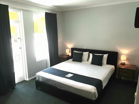 Adelaide Pulteney Motel - Australian Destinations 1