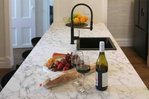 EDW19 - Stylish 2-Bed, 2-Bath Townhose In Drummoyne - Australian Destinations 1