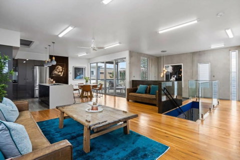 Exquisite Beachside Mansion - Australian Destinations 3