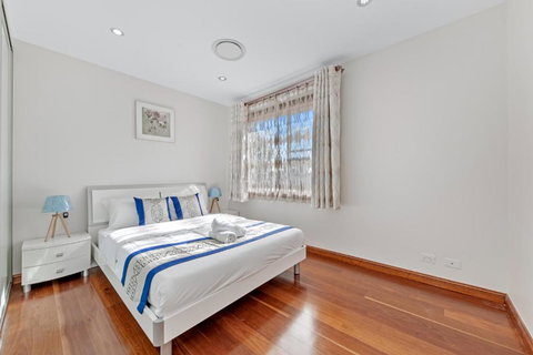 Exquisite Chinese Style Garden - Australian Destinations 1