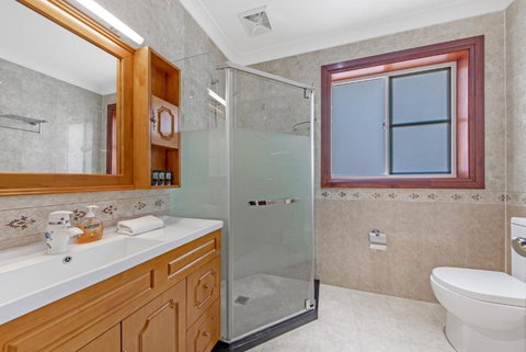 Exquisite Chinese Style Garden - Australian Destinations 2