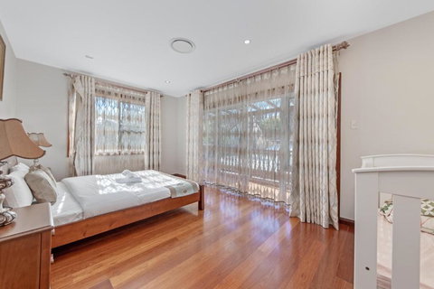 Exquisite Chinese Style Garden - Australian Destinations 3