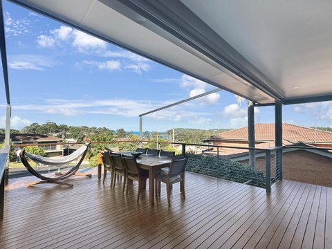 Fab 3-Bed Stay With Great Outdoors & Water Views - Australian Destinations 1