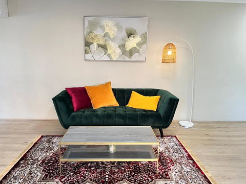 Fabulous 2 Bedroom Apartment, Secured Free Parking - Australian Destinations 2