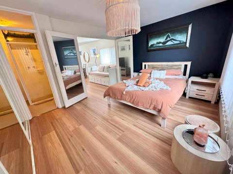 FORR64 - Cosy East Perth Retreat - Australian Destinations 1