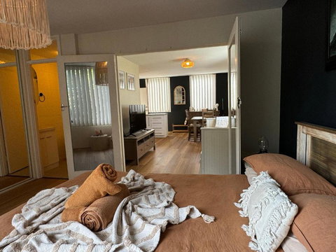 FORR64 - Cosy East Perth Retreat - Australian Destinations 3