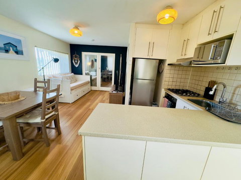 FORR64 - Cosy East Perth Retreat - Australian Destinations 4