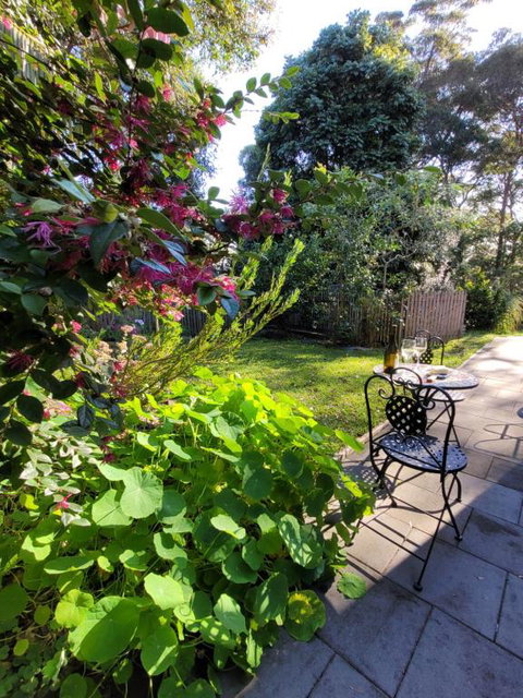 Garden Rest - Australian Destinations 0