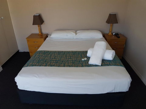Gateshead Tavern & Motel - Australian Destinations 2