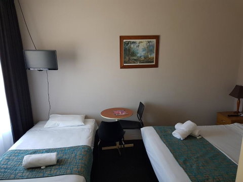 Gateshead Tavern & Motel - Australian Destinations 4