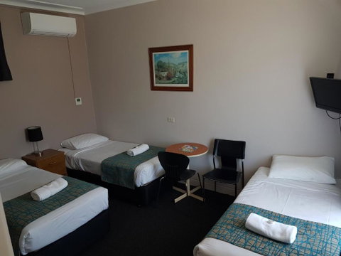 Gateshead Tavern & Motel - Australian Destinations 3