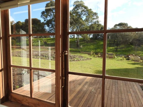 Grape Pickers Cottage - Australian Destinations 4