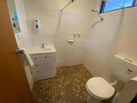 Hawker Hotel Motel - Australian Destinations 2