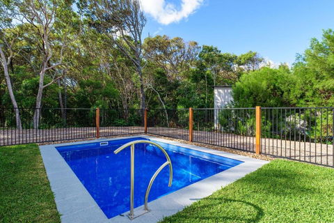 Ibis 9 House - Australian Destinations 2