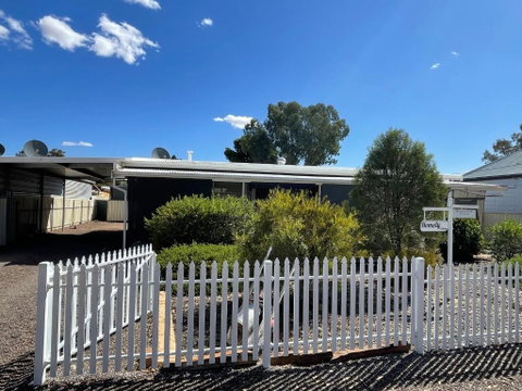 Homely Cottage - Australian Destinations 0