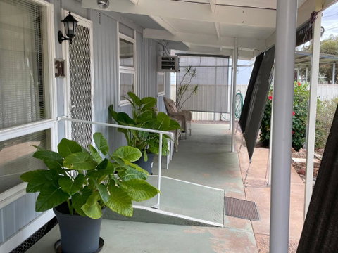 Homely Cottage - Australian Destinations 1