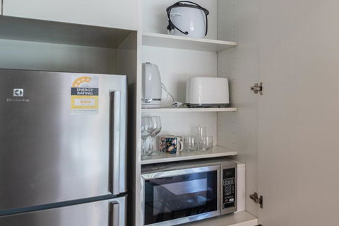 Immaculate 1br Apt In Docklands Pool Free Parking - Australian Destinations 3
