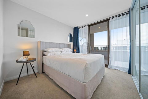 Impeccable 1-Bed With Alfresco Dining In Barton - Australian Destinations 3