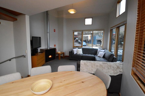 Akuna 3 - Australian Destinations 0