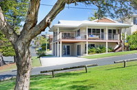 Book Bonny Hills Accommodation Vacations Australian Destinations Australian Destinations