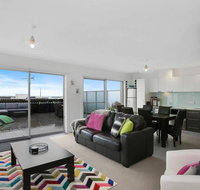 APOLLO 13 PENTHOUSE - free wifi  huge terrace - Australian Destinations