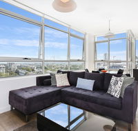 As the Sun Sets - Modern and Spacious 2BR Zetland Apartment Facing the Setting Sun - Australian Destinations