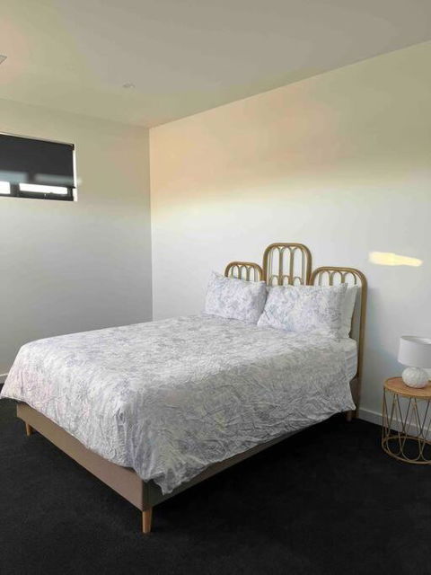 Luxury On The Lake - Australian Destinations 3