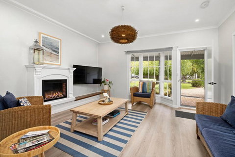 McCrae Beach House - Australian Destinations 1