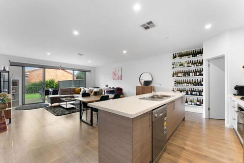 Mellow&Modernized Townhouse-3Beds-Quiet-Anzac Hwy - Australian Destinations 3