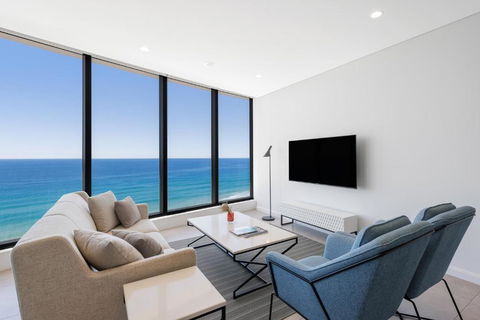 Meriton Suites Surfers Paradise - Australian Destinations 2