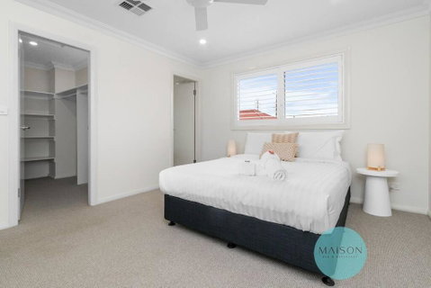 Modern Townhouse In The Heart Of Adamstown - Australian Destinations 1
