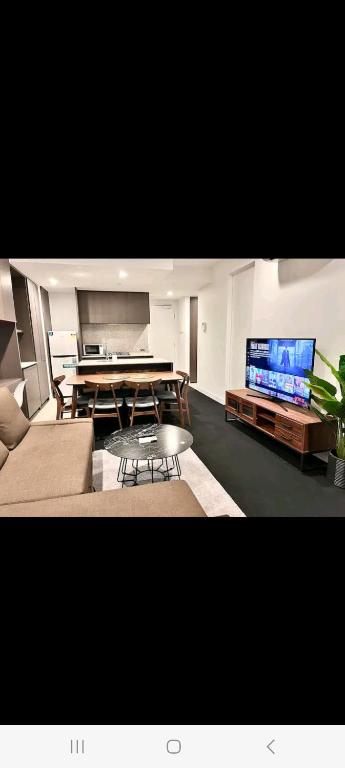 NESUTO DOCKLANDS - Australian Destinations 3