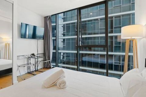 NEW Centrally Located High Level Studio Apartment - Australian Destinations 2