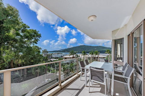 NEW! Gorgeous 2BR Apartment With Stunning Ocean Views! - Australian Destinations 2