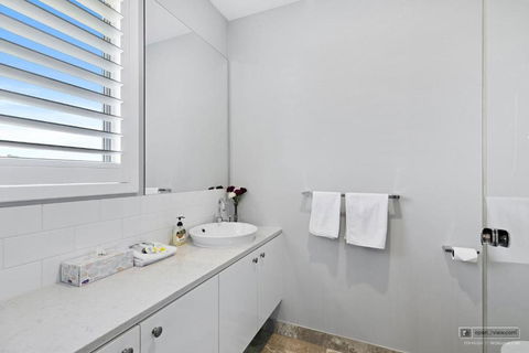 NEW HAVEN - Garden View Balcony - Australian Destinations 1