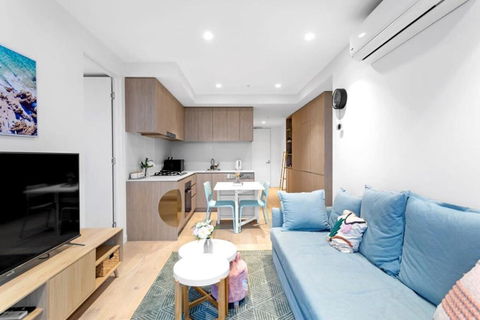 NEW Skyline View Luxury Apt Homey Heart Of ADL - Australian Destinations 1