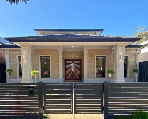 New Spacious Luxury 5 Bedroom Mansion In Unley - Australian Destinations 1