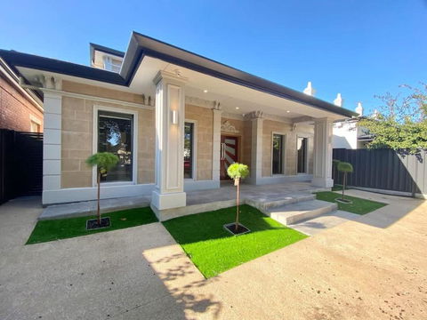 New Spacious Luxury 5 Bedroom Mansion In Unley - Australian Destinations 2