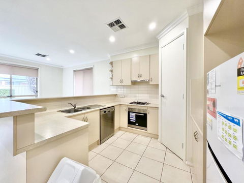No Stairs, Big House, Garage Richmond Residence 1 - Australian Destinations 3
